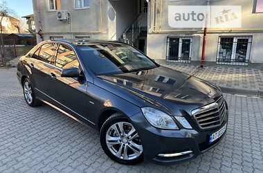 Седан Mercedes-Benz E-Class 2011 в 