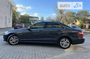 Седан Mercedes-Benz E-Class 2011 в 