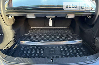 Седан Mercedes-Benz E-Class 2011 в 