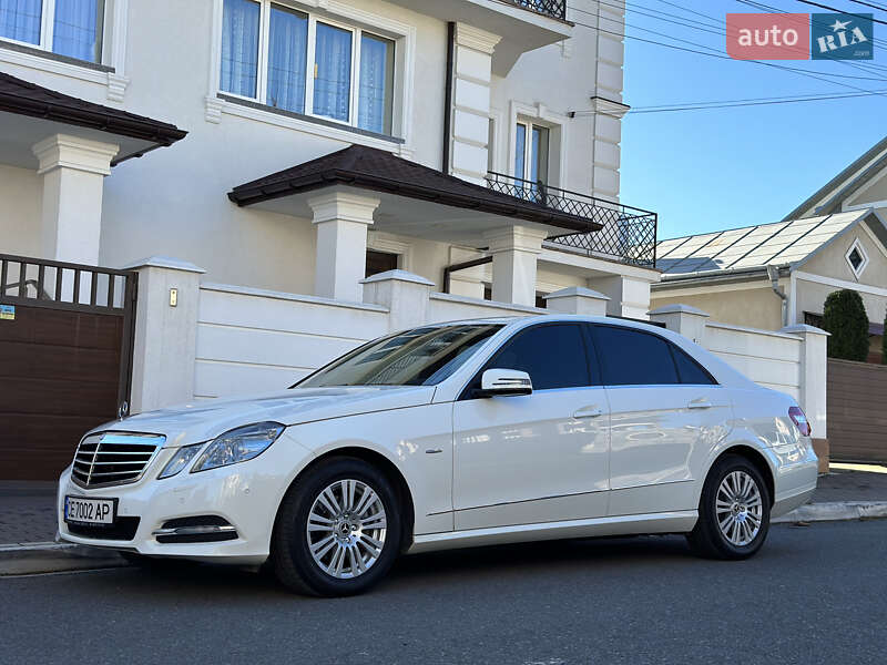 Седан Mercedes-Benz E-Class 2010 в Чернівцях фото 5 Седан Mercedes-Benz E-Class 2010 в Чернівцях