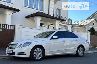 Седан Mercedes-Benz E-Class 2010 в Черновцах