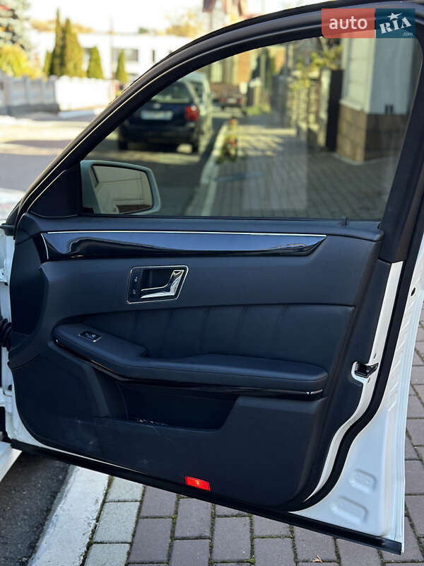 Седан Mercedes-Benz E-Class 2010 в Чернівцях фото 30 Седан Mercedes-Benz E-Class 2010 в Чернівцях