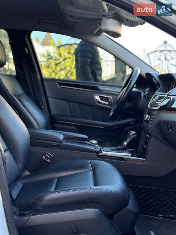 Седан Mercedes-Benz E-Class 2010 в Чернівцях фото 32 Седан Mercedes-Benz E-Class 2010 в Чернівцях