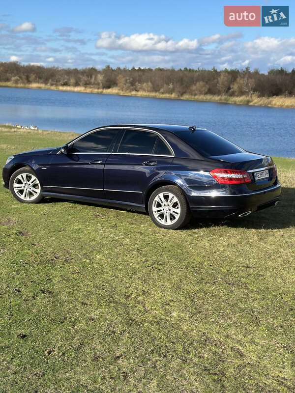 Седан Mercedes-Benz E-Class 2010 в Кривом Роге
