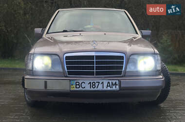 Седан Mercedes-Benz E-Class 1996 в Турці