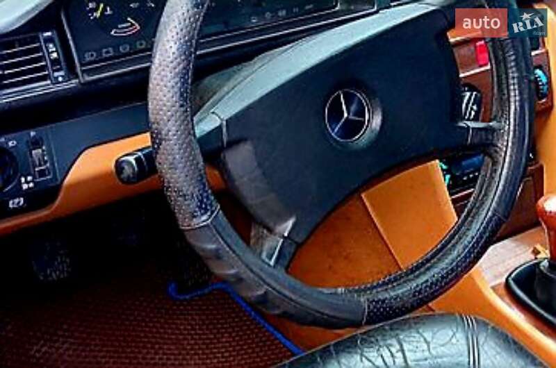 Седан Mercedes-Benz E-Class 1987 в Полтаві