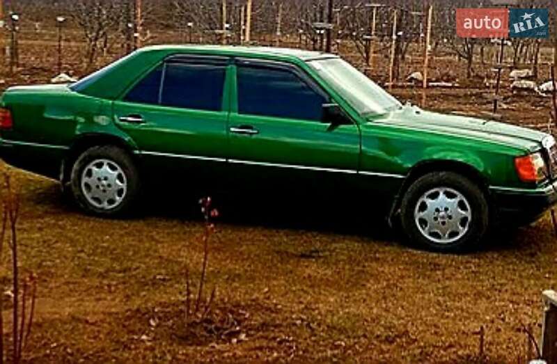 Седан Mercedes-Benz E-Class 1987 в Полтаві