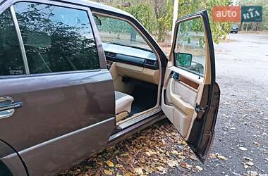 Седан Mercedes-Benz E-Class 1992 в Одесі