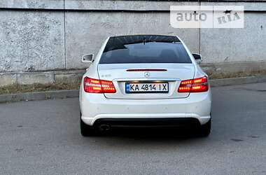 Купе Mercedes-Benz E-Class 2010 в 