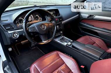 Купе Mercedes-Benz E-Class 2010 в 