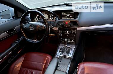 Купе Mercedes-Benz E-Class 2010 в 