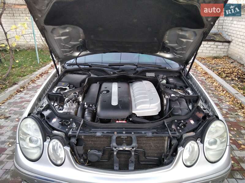 Седан Mercedes-Benz E-Class 2003 в Олександрії
