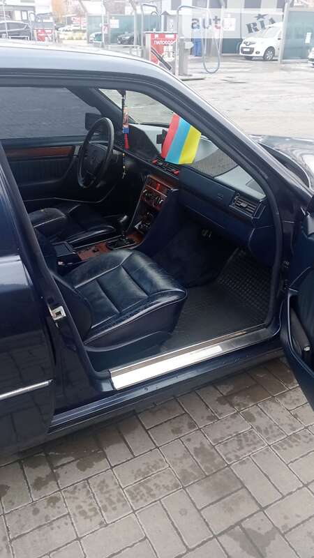 Седан Mercedes-Benz E-Class 1994 в Рогатині