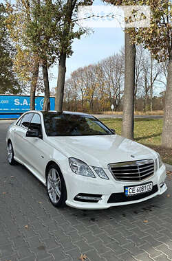 Седан Mercedes-Benz E-Class 2012 в Новоселиці