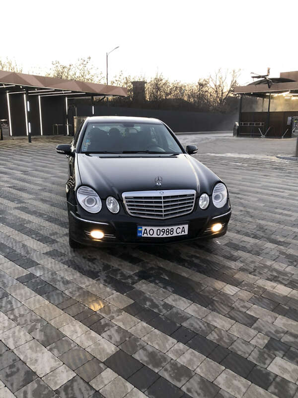 Седан Mercedes-Benz E-Class 2008 в Ужгороді