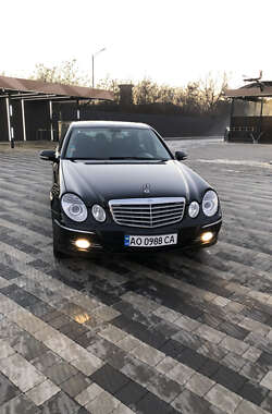 Седан Mercedes-Benz E-Class 2008 в Ужгороді