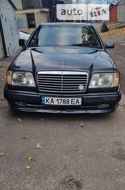 Купе Mercedes-Benz E-Class 1990 в Киеве