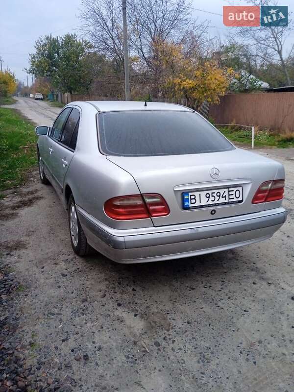 Седан Mercedes-Benz E-Class 2000 в Лубнах