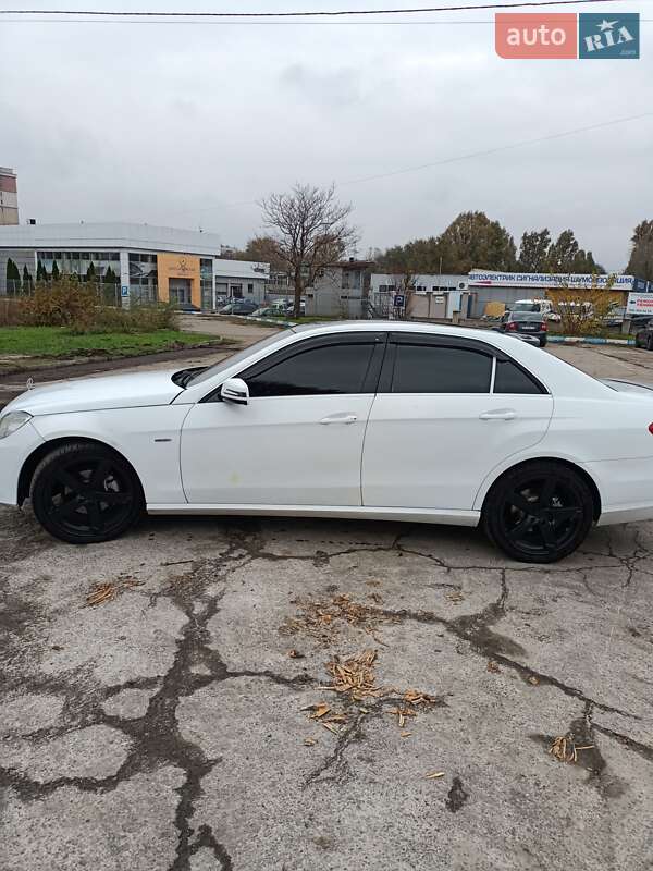 Седан Mercedes-Benz E-Class 2010 в Запоріжжі фото 4 Седан Mercedes-Benz E-Class 2010 в Запоріжжі