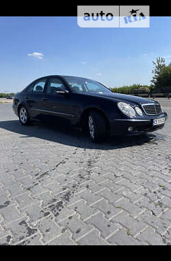 Седан Mercedes-Benz E-Class 2005 в Черновцах