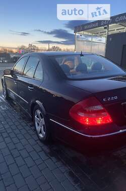 Седан Mercedes-Benz E-Class 2005 в Черновцах