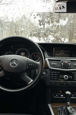 Седан Mercedes-Benz E-Class 2011 в Тернополе