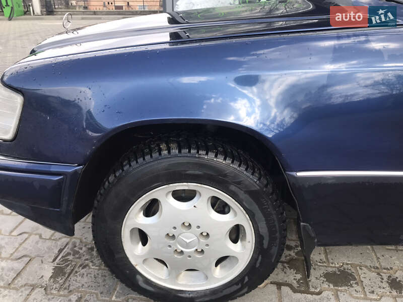 Седан Mercedes-Benz E-Class 1994 в Косові