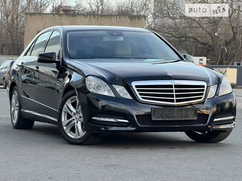 Седан Mercedes-Benz E-Class 2013 в Одесі