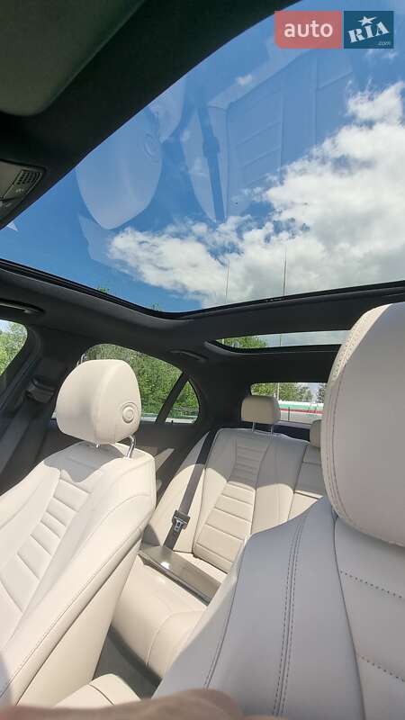 Седан Mercedes-Benz E-Class 2016 в Львове