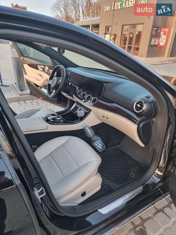 Седан Mercedes-Benz E-Class 2016 в Львове