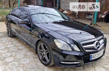 Седан Mercedes-Benz E-Class 2011 в Иршаве