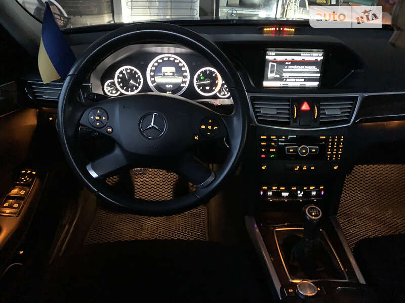 Седан Mercedes-Benz E-Class 2012 в Хмельницькому