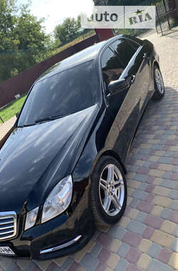 Седан Mercedes-Benz E-Class 2012 в 