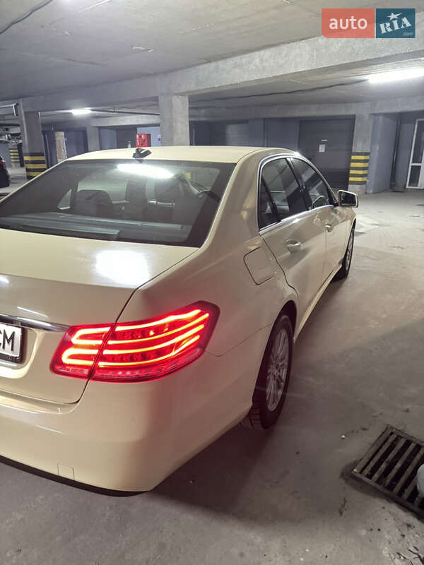 Седан Mercedes-Benz E-Class 2016 в Івано-Франківську