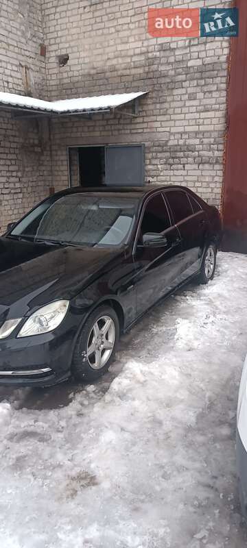 Седан Mercedes-Benz E-Class 2012 в Житомирі