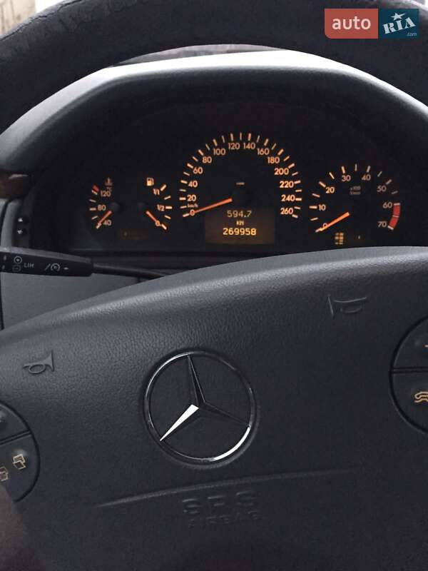 Седан Mercedes-Benz E-Class 2000 в Николаеве