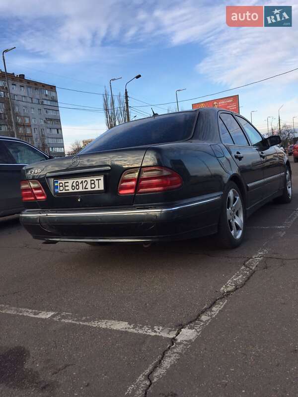 Седан Mercedes-Benz E-Class 2000 в Николаеве