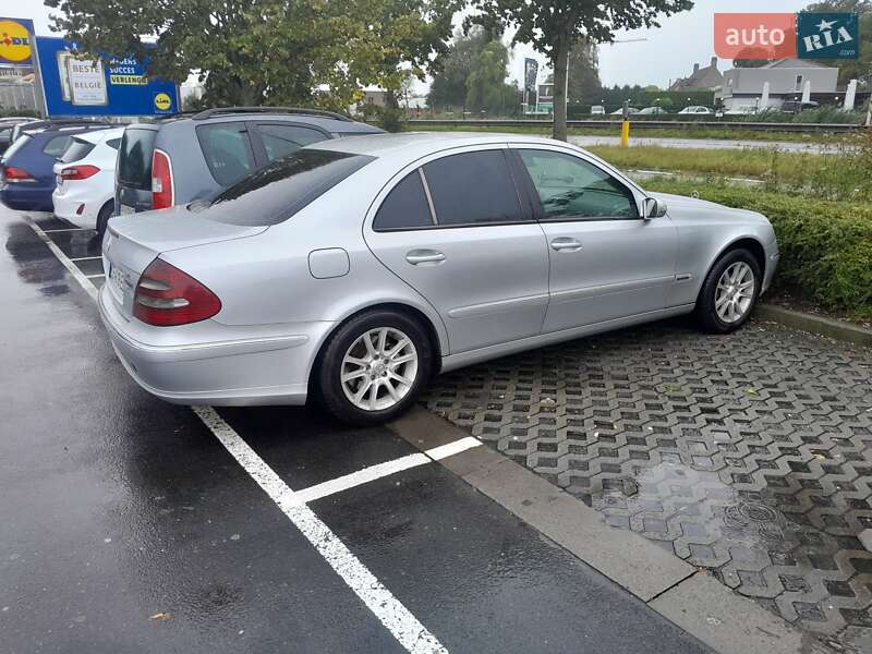 Седан Mercedes-Benz E-Class 2002 в Чернівцях