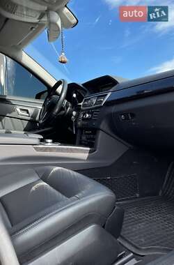 Седан Mercedes-Benz E-Class 2012 в 