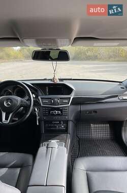 Седан Mercedes-Benz E-Class 2012 в 