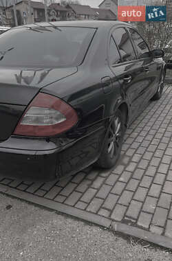 Седан Mercedes-Benz E-Class 2003 в Хусте