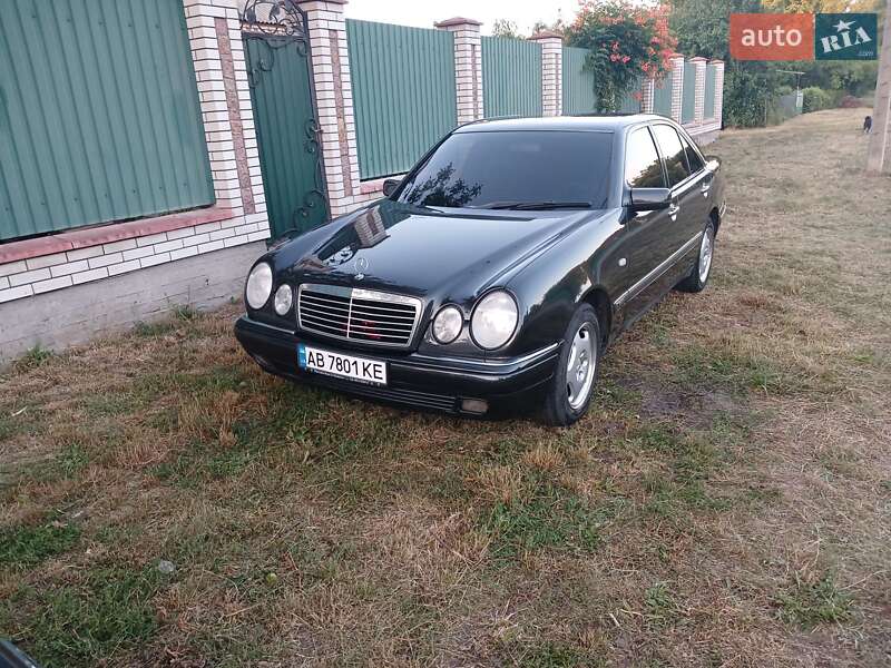 Седан Mercedes-Benz E-Class 1997 в Виннице