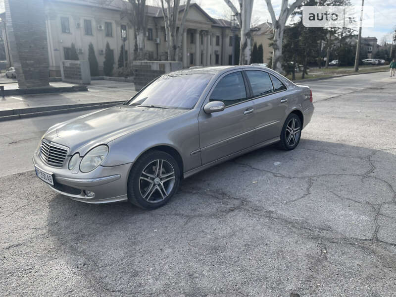 Седан Mercedes-Benz E-Class 2005 в Запоріжжі