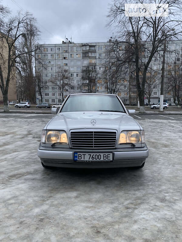 Седан Mercedes-Benz E-Class 1994 в Харькове