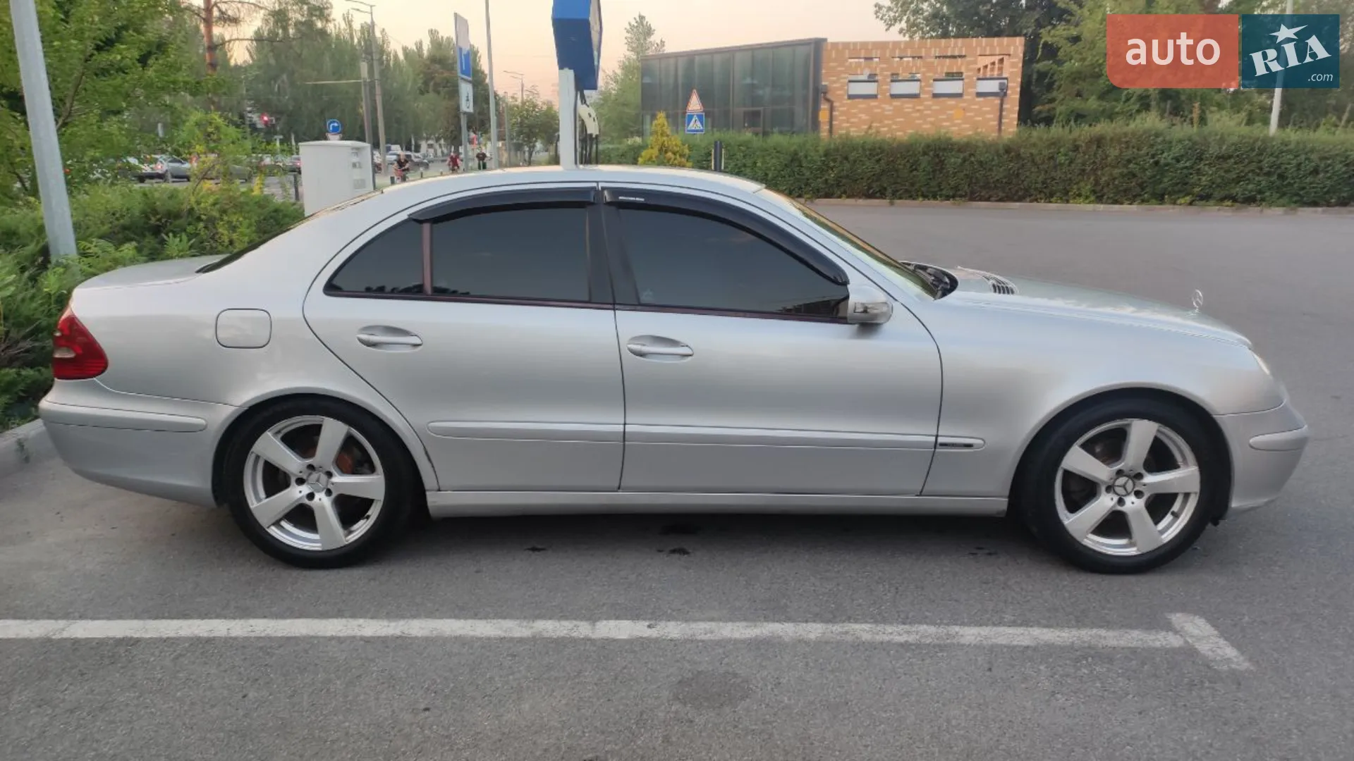 Mercedes-Benz E-Class 2005 VIN WDB2110041A823945 фото оголошення 4 з 15