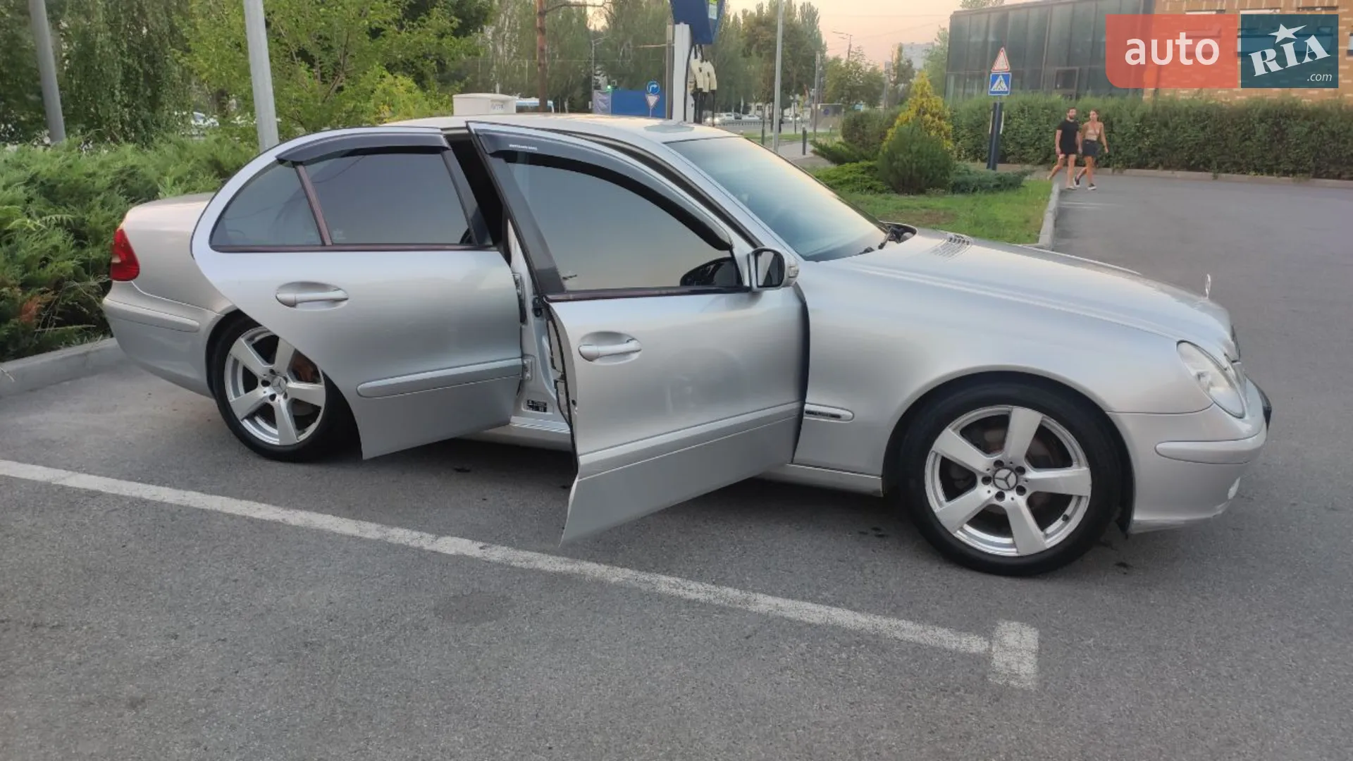 Mercedes-Benz E-Class 2005 VIN WDB2110041A823945 фото оголошення 12 з 15