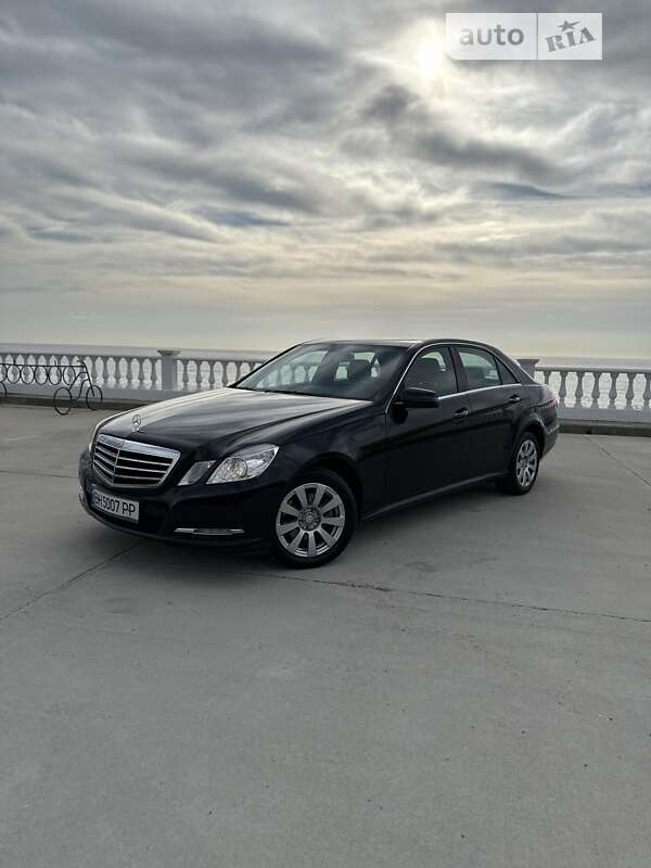 Седан Mercedes-Benz E-Class 2012 в Одесі