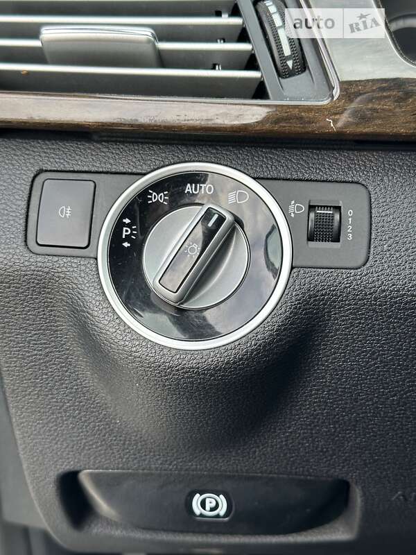 Седан Mercedes-Benz E-Class 2012 в Одесі