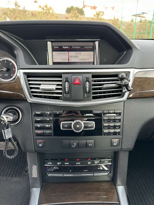 Седан Mercedes-Benz E-Class 2012 в Одесі