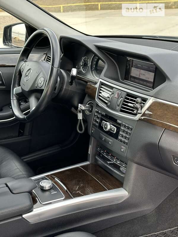 Седан Mercedes-Benz E-Class 2012 в Одесі